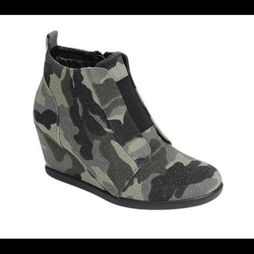 Camo sneaker wedges